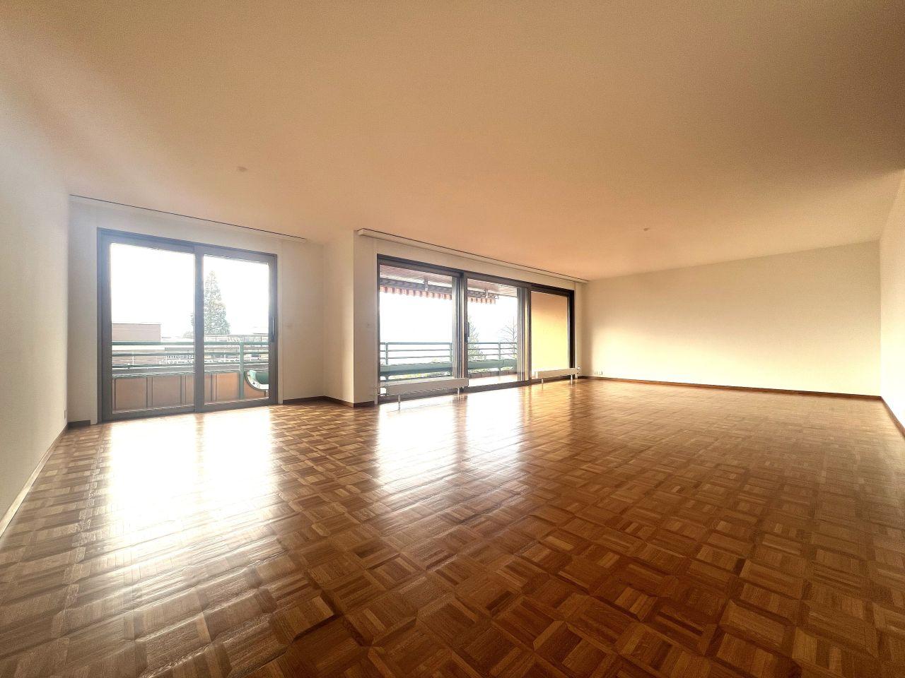 Interior luminoso de una vivienda